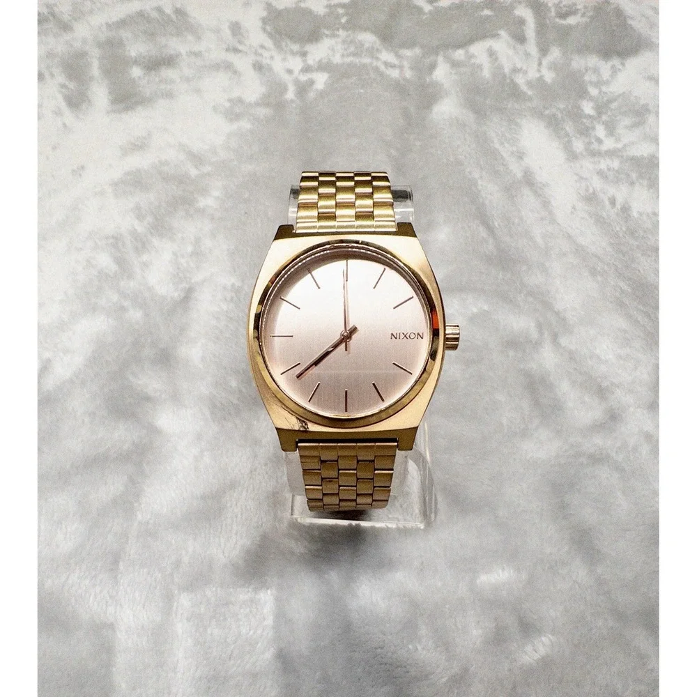 Nixon time teller